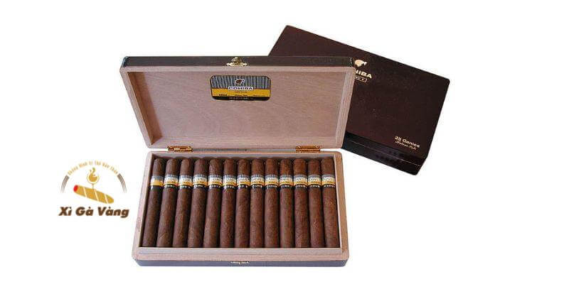 Maduro có vị đậm đà hơn với các nốt gia vị, café và hương gỗ sâu hơn Siglo.